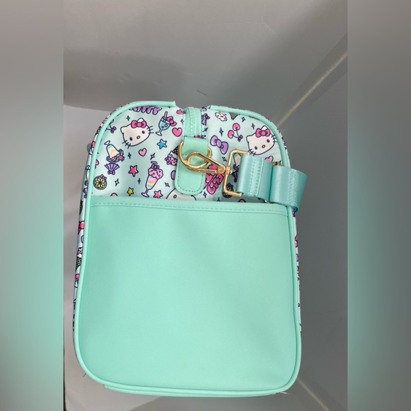 🔆HELLO KITTY TRAVEL DUFFEL BAG - Picture 4 of 15